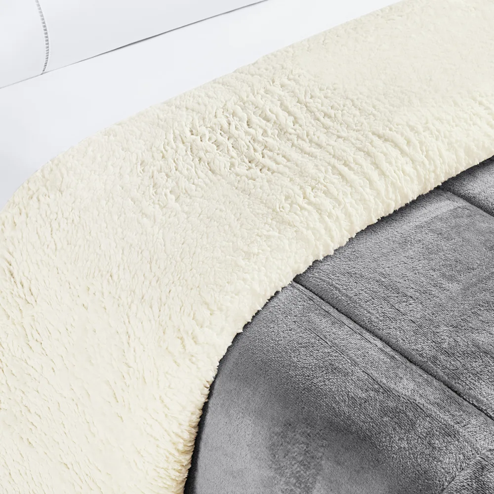 Ambiente de quarto com coberdrom cinza Aspen
